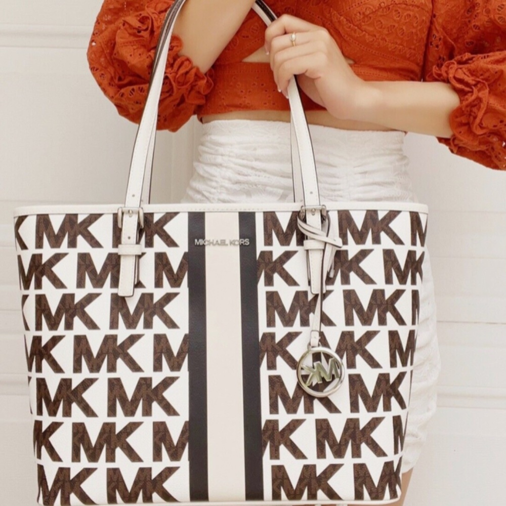 NWOT Michael Kors Jet Set Travel Carryall Tote allover signature logo